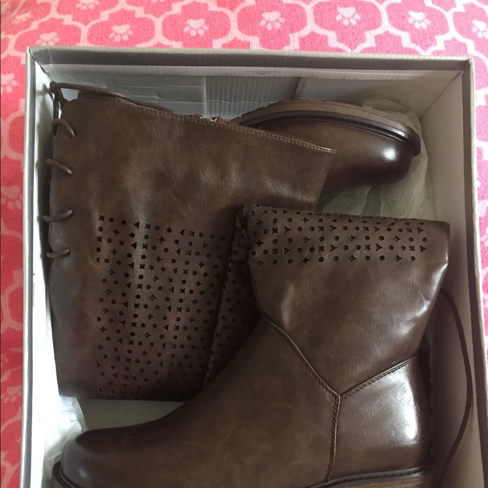NWT- Valenti Franco Knee High Boots